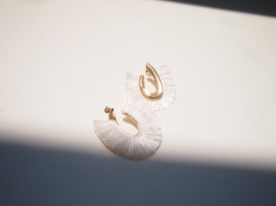 画像1: WHITEフリンジピアス