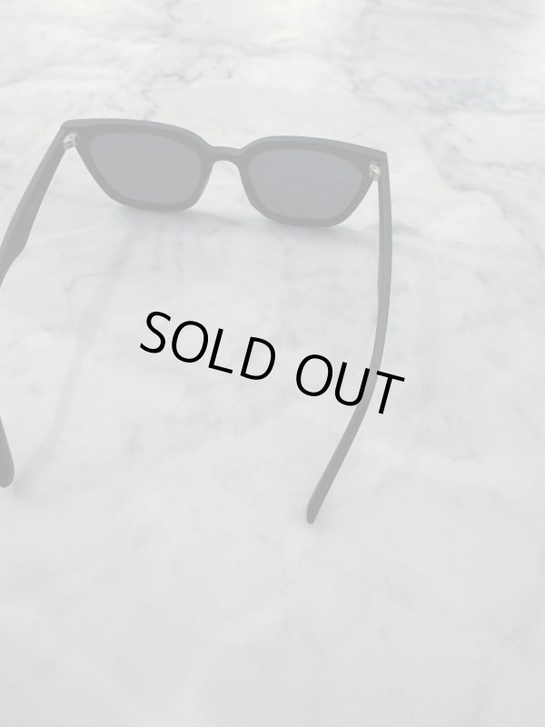 画像4: Matte Black Basic Sunglasses (4)