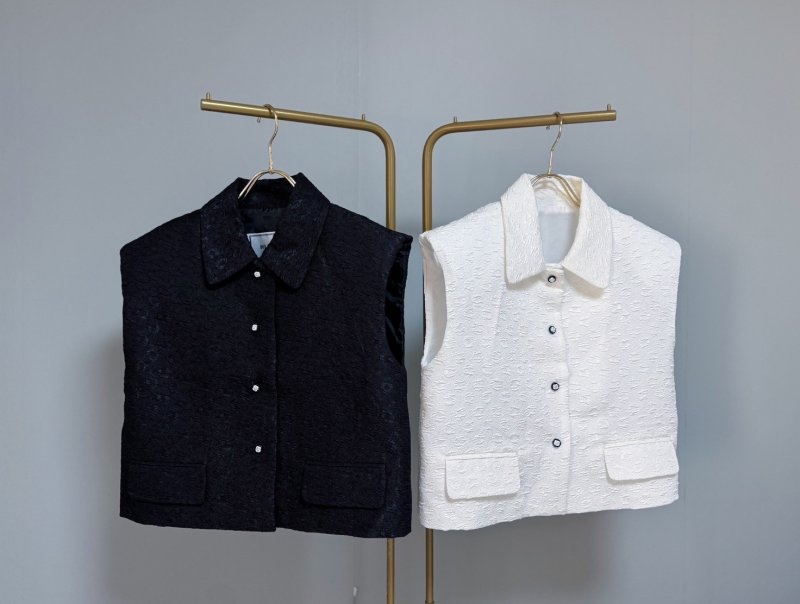 画像1: Flower Jacquard Vest (1)