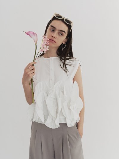 画像1: Frilled sleeveless blouse
