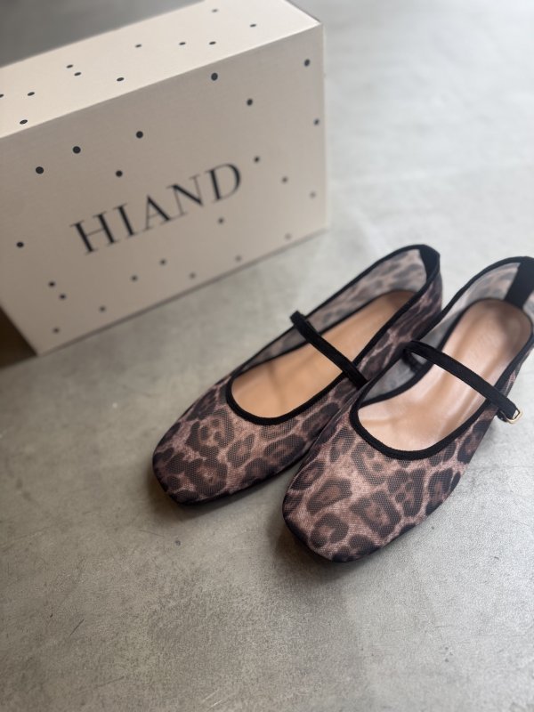 画像2: Sheer Leopard Mary Jane Pumps (2)