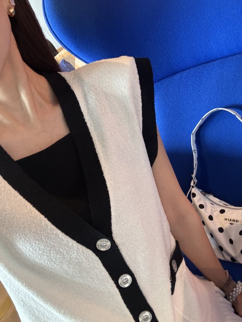 画像3: Bouclé Contrast Vest
