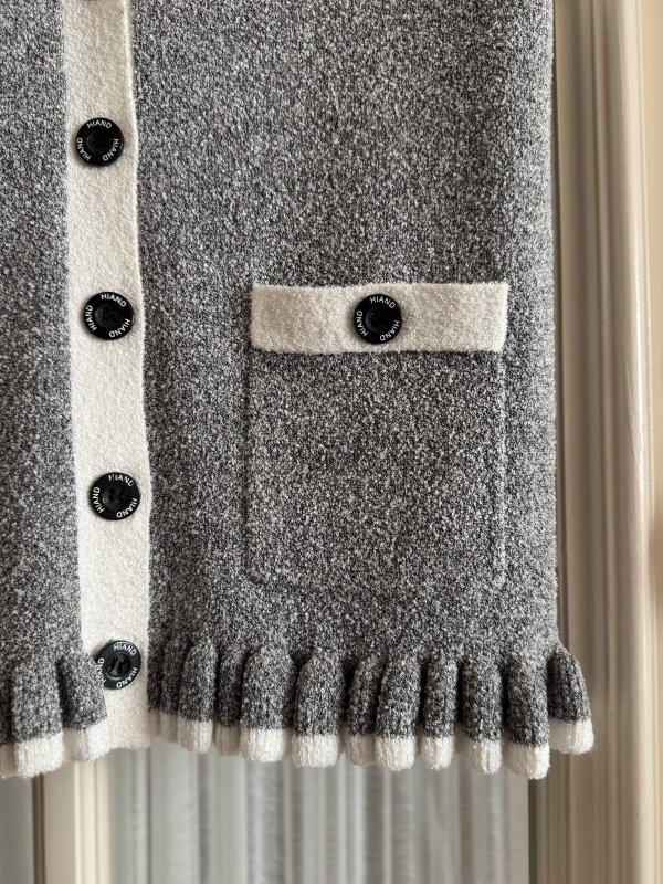 画像2: Bouclé Contrast Vest (2)