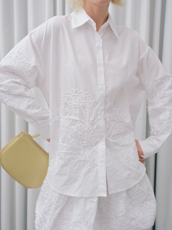 画像1: Floral Embroidery Shirt Top (1)