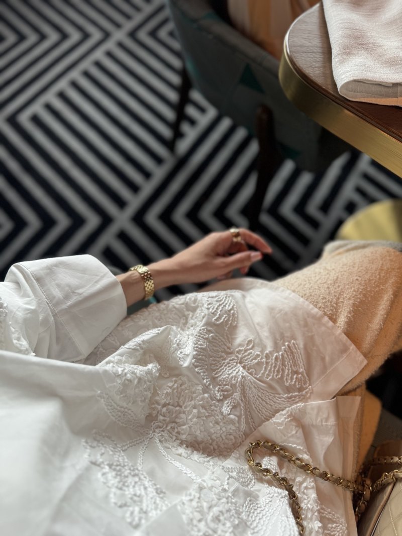 画像2: Floral Embroidery Shirt Top