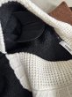 画像3: Contrast Collar Boucle Knit Cardigan (3)