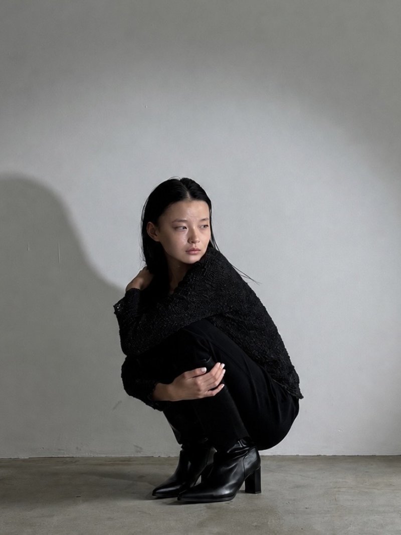 画像1: Crochet Texture Long Sleeve Top