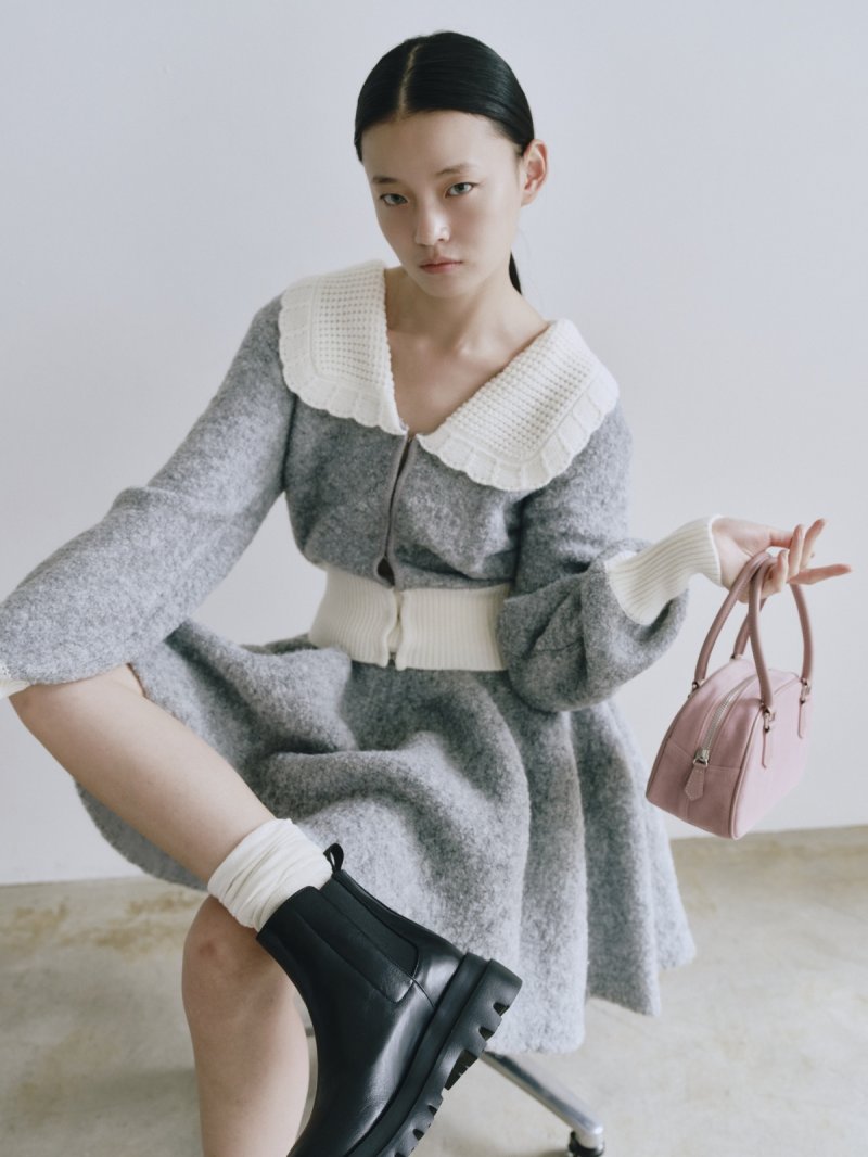 画像1: Contrast Collar Boucle Knit Cardigan