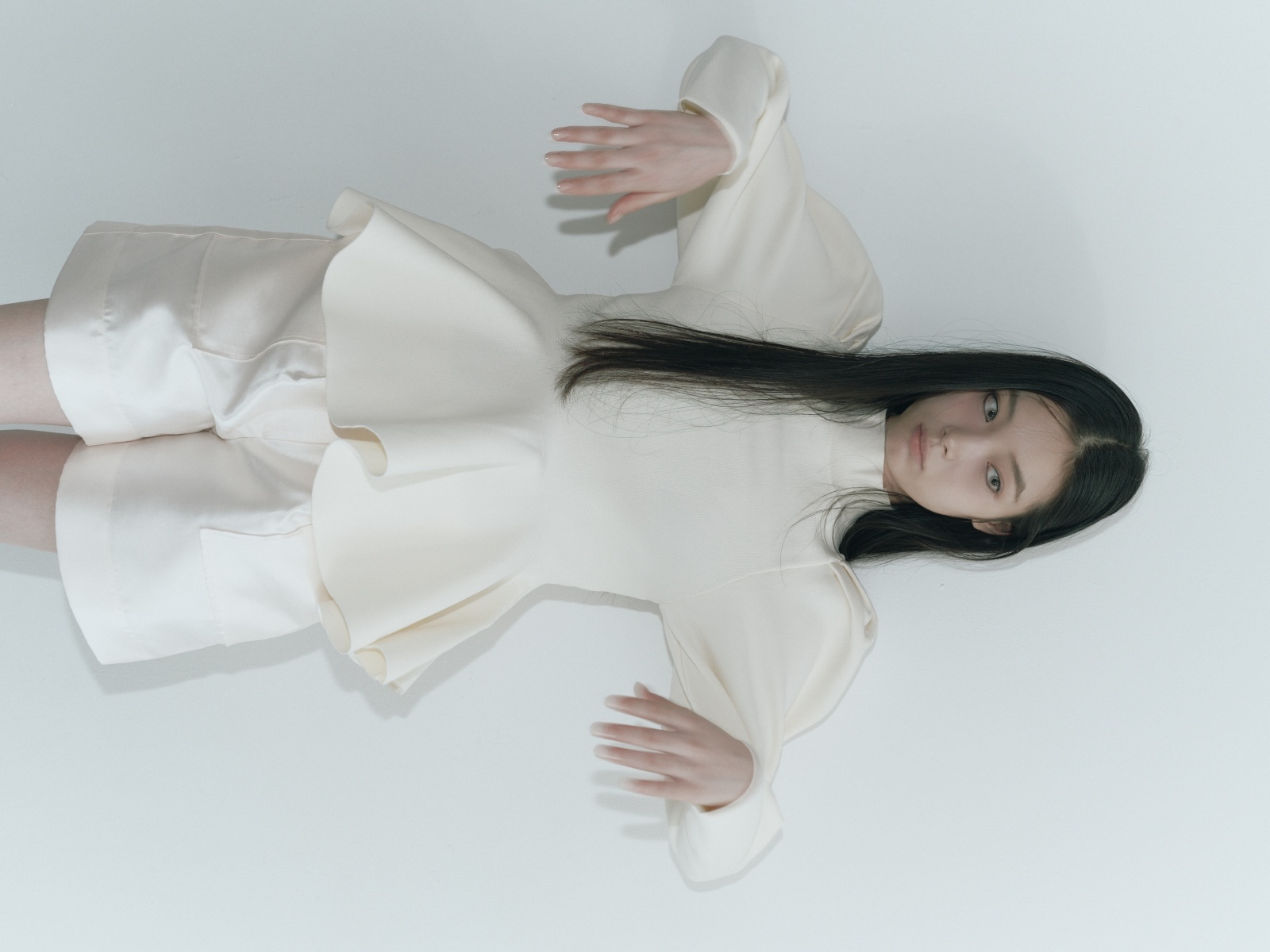 【新品】HIAND ハイアンド 3Dフラワーチュール&ファーミックスミニスカート 新品】HIAND ハイアンド 3Dフラワーチュール&ファーミックスミニ